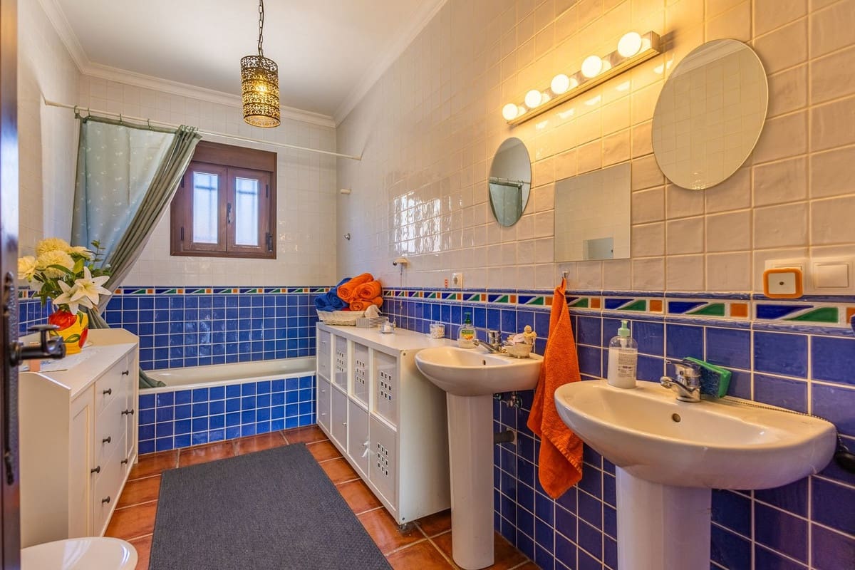 3 soverom Finca/Herregård til salgs i Villanueva de Algaidas med svømmebasseng garasje - € 265 000 (Ref: 9973813)