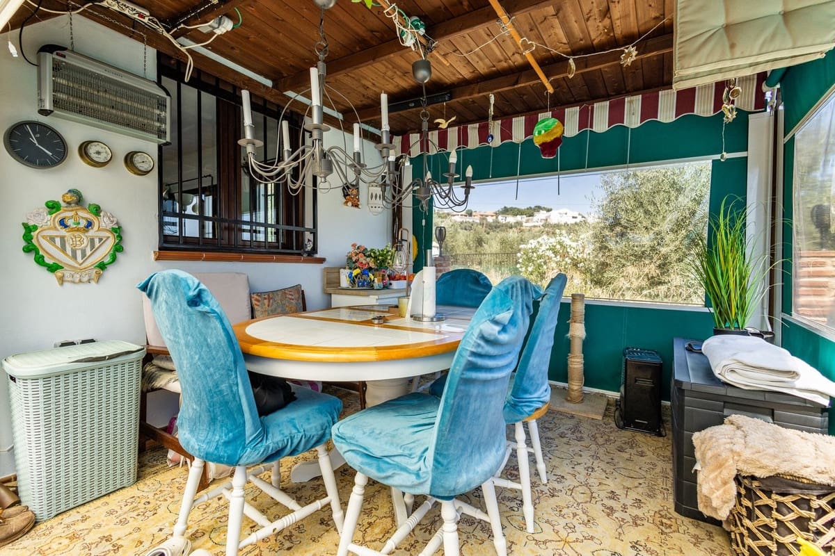 3 soverom Finca/Herregård til salgs i Villanueva de Algaidas med svømmebasseng garasje - € 265 000 (Ref: 9973813)