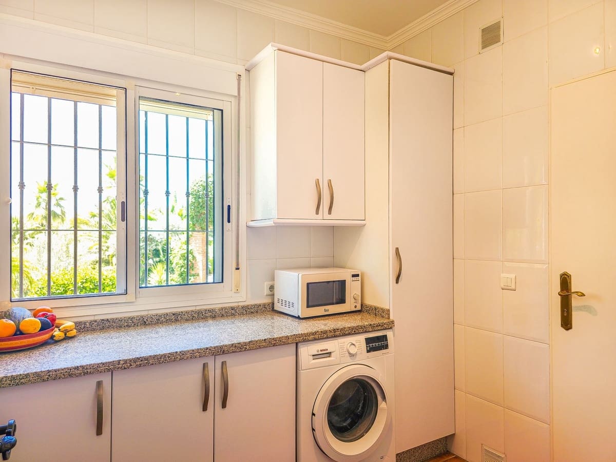 4 slaapkamer Villa te koop in Arenas met zwembad garage - € 675.000 (Ref: 9991974)