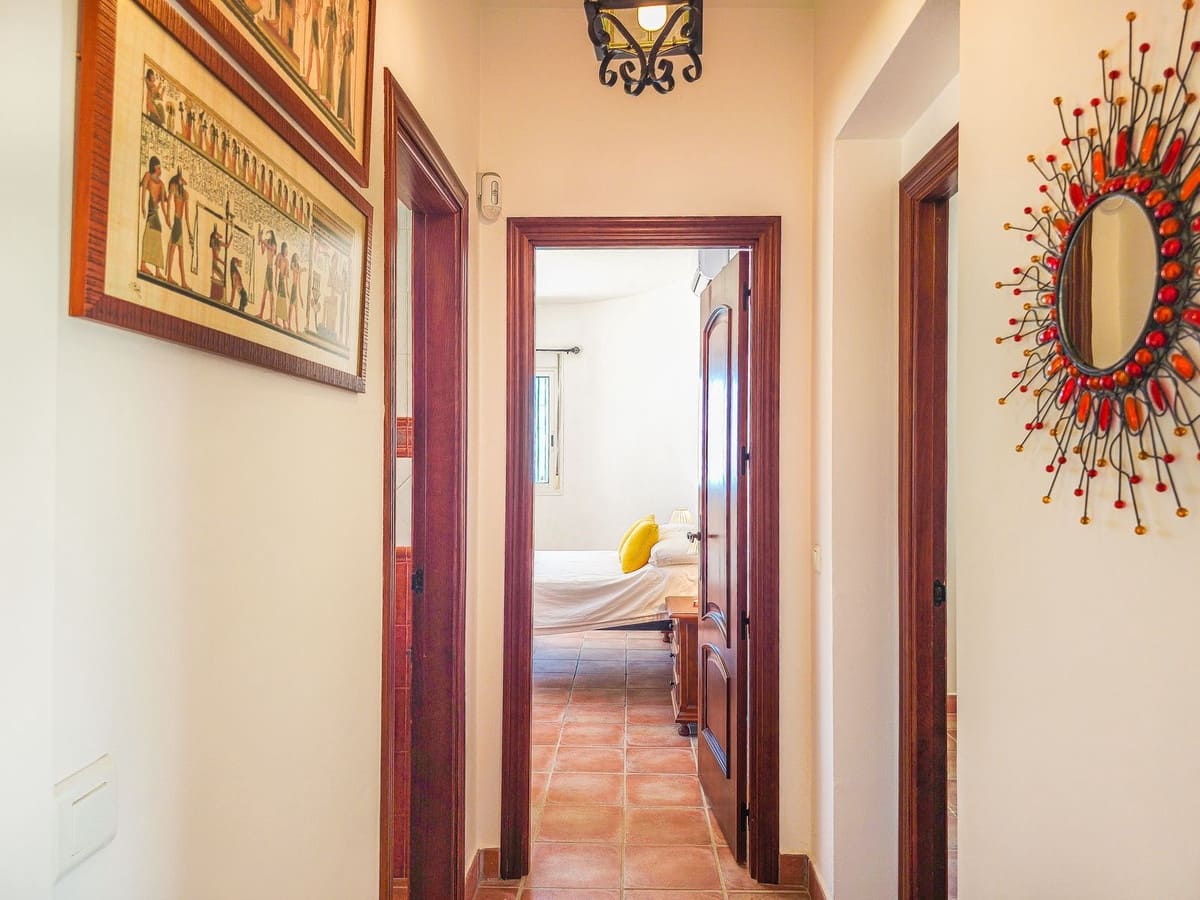 4 slaapkamer Villa te koop in Arenas met zwembad garage - € 675.000 (Ref: 9991974)