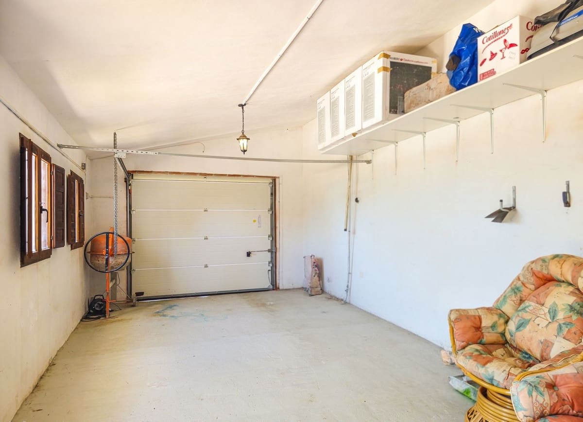 4 slaapkamer Villa te koop in Arenas met zwembad garage - € 675.000 (Ref: 9991974)