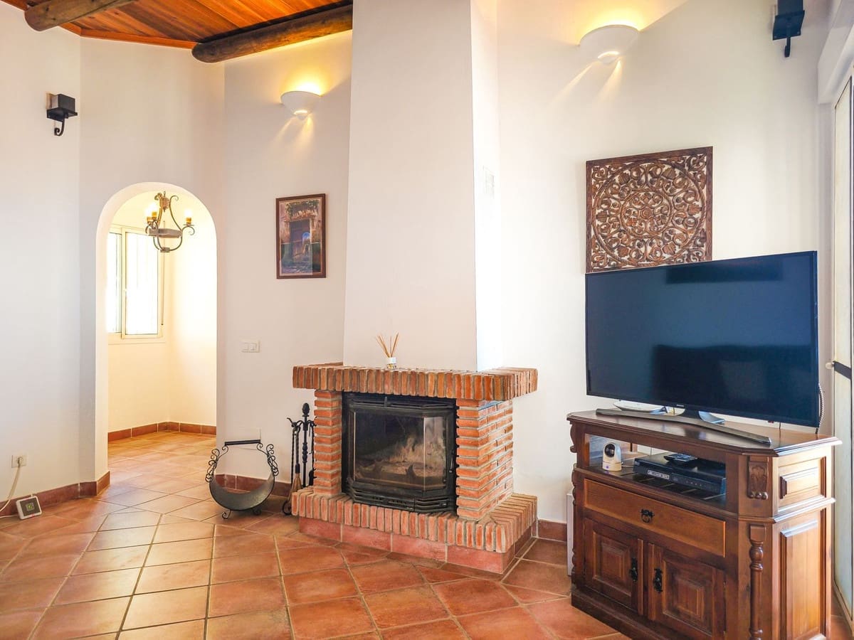 4 slaapkamer Villa te koop in Arenas met zwembad garage - € 675.000 (Ref: 9991974)