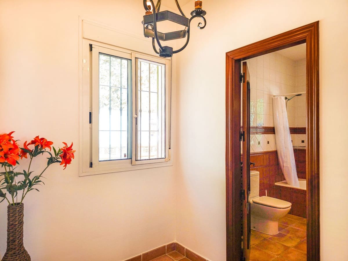 4 slaapkamer Villa te koop in Arenas met zwembad garage - € 675.000 (Ref: 9991974)