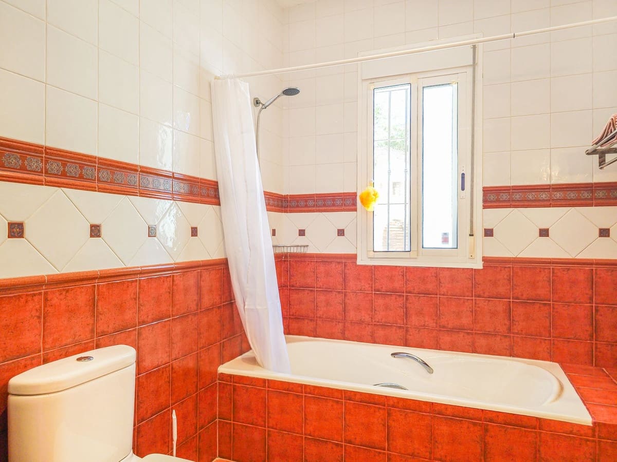 4 slaapkamer Villa te koop in Arenas met zwembad garage - € 675.000 (Ref: 9991974)