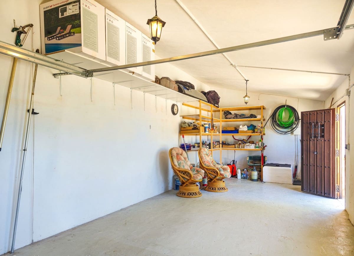 4 slaapkamer Villa te koop in Arenas met zwembad garage - € 675.000 (Ref: 9991974)