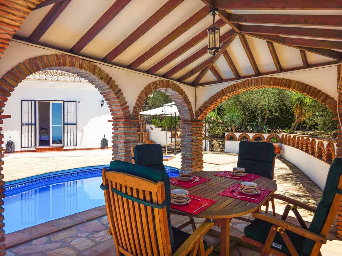 4 slaapkamer Villa te koop in Arenas met zwembad garage - € 675.000 (Ref: 9991974)