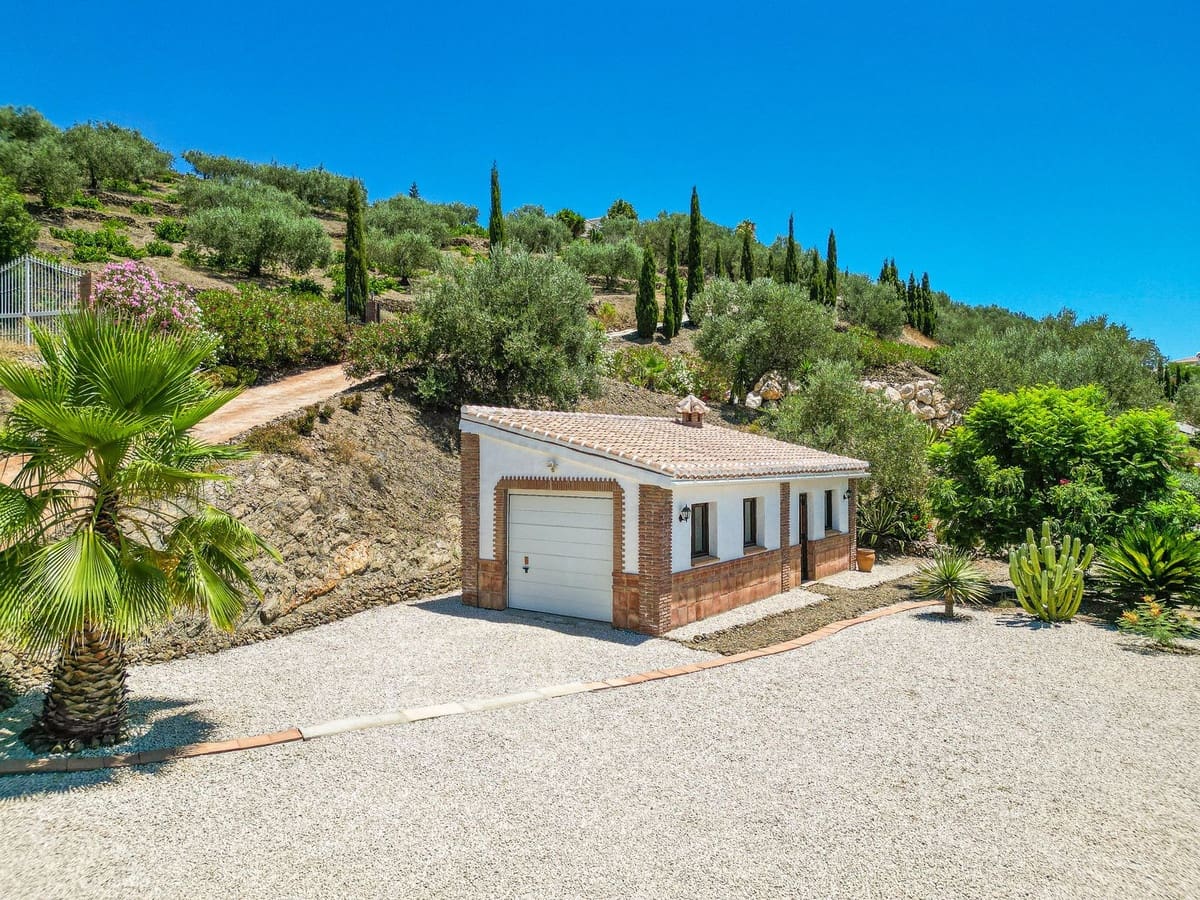4 slaapkamer Villa te koop in Arenas met zwembad garage - € 675.000 (Ref: 9991974)