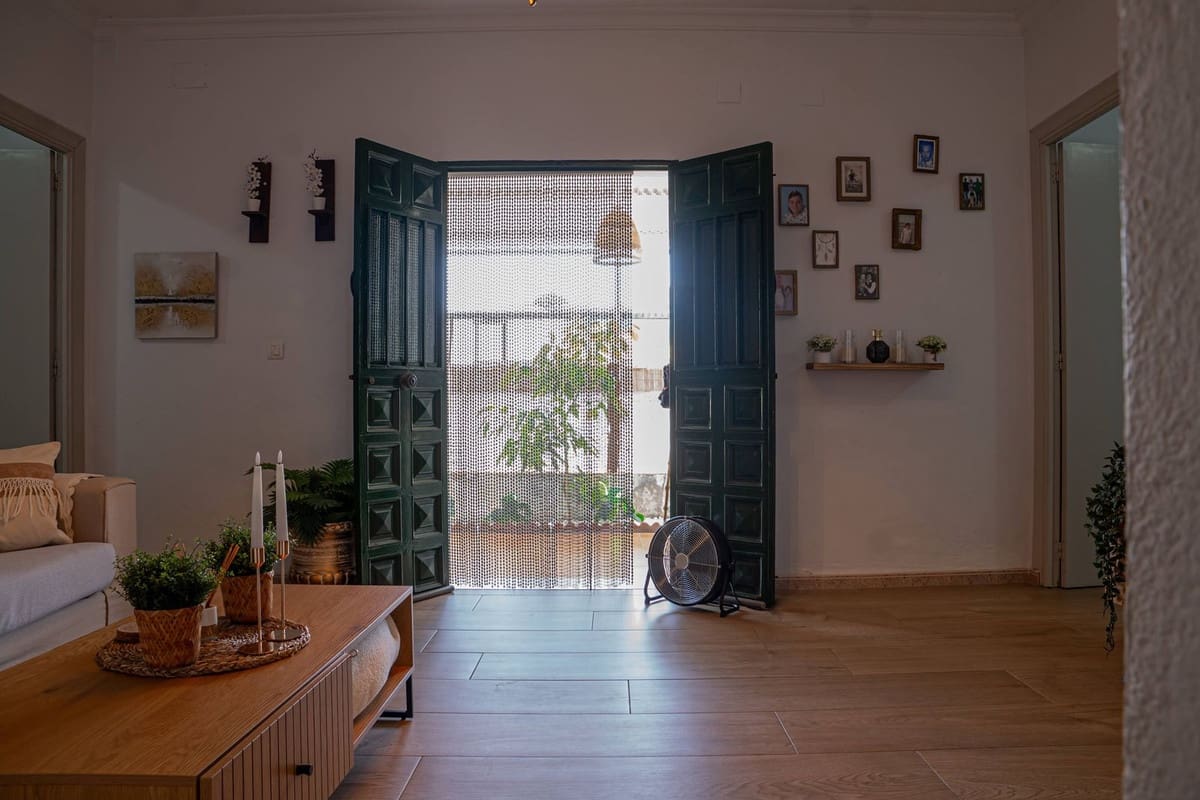 2 bedroom Townhouse for sale in Alora - € 179,500 (Ref: 9997510)