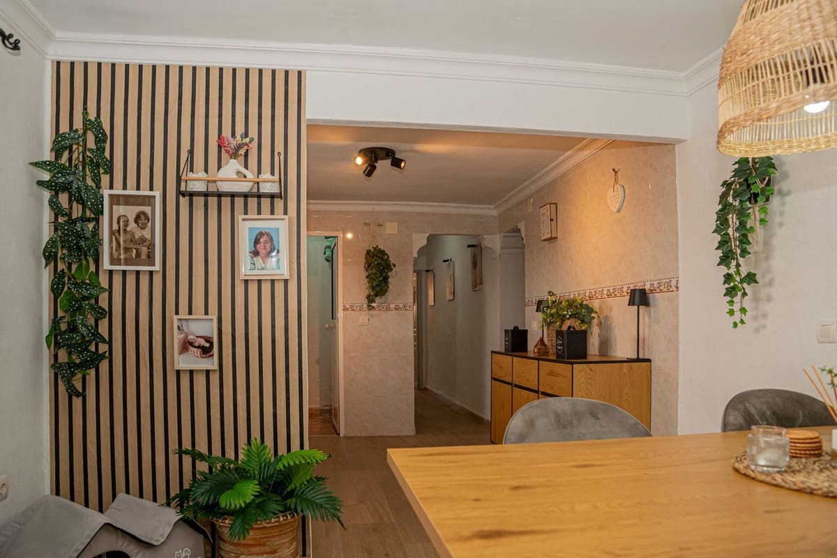 2 bedroom Townhouse for sale in Alora - € 179,500 (Ref: 9997510)