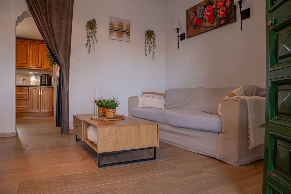 2 bedroom Townhouse for sale in Alora - € 179,500 (Ref: 9997510)