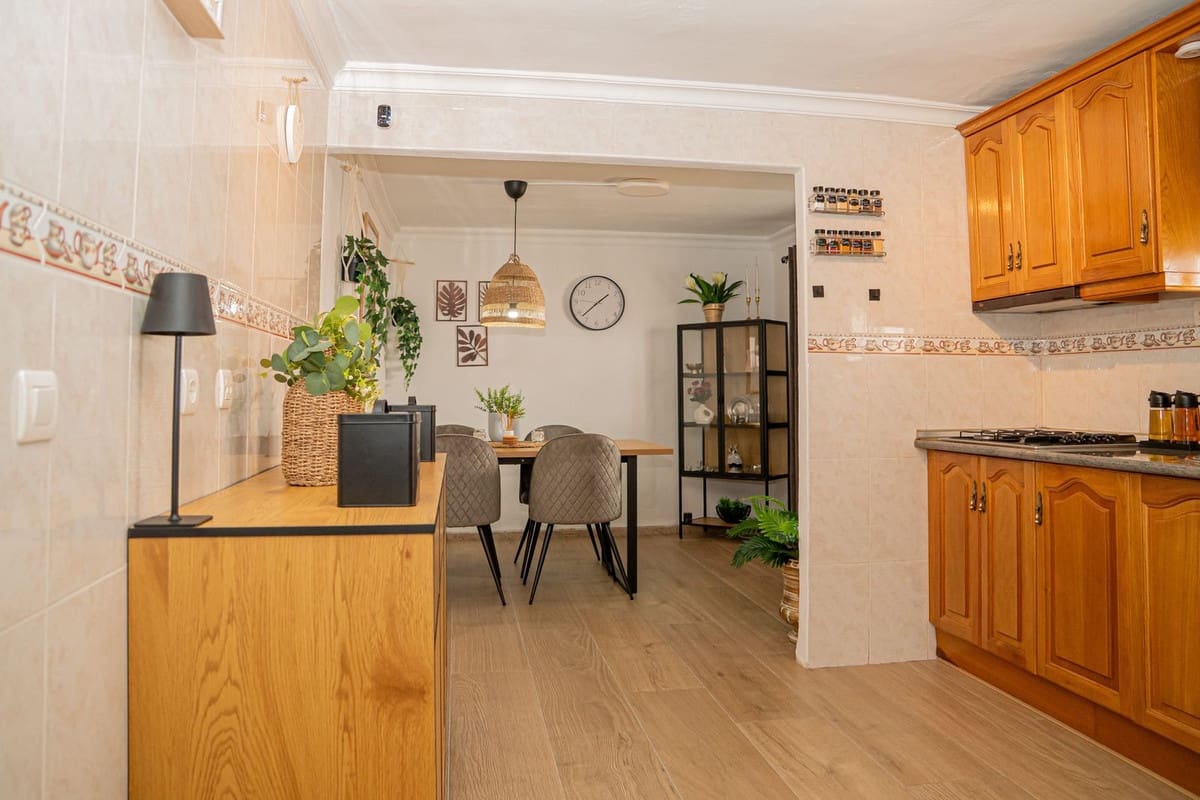 2 bedroom Townhouse for sale in Alora - € 179,500 (Ref: 9997510)