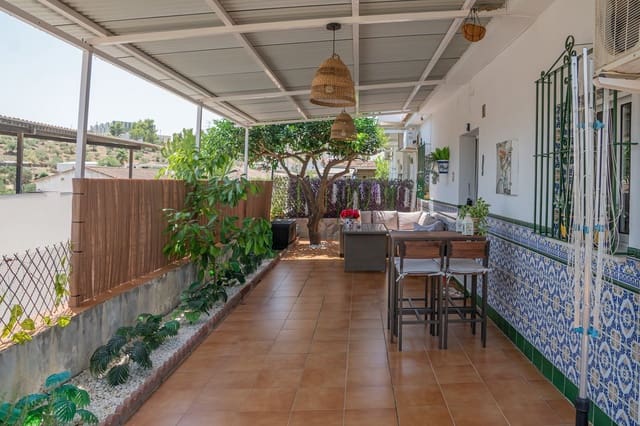 2 bedroom Townhouse for sale in Alora - € 179,500 (Ref: 9997510)