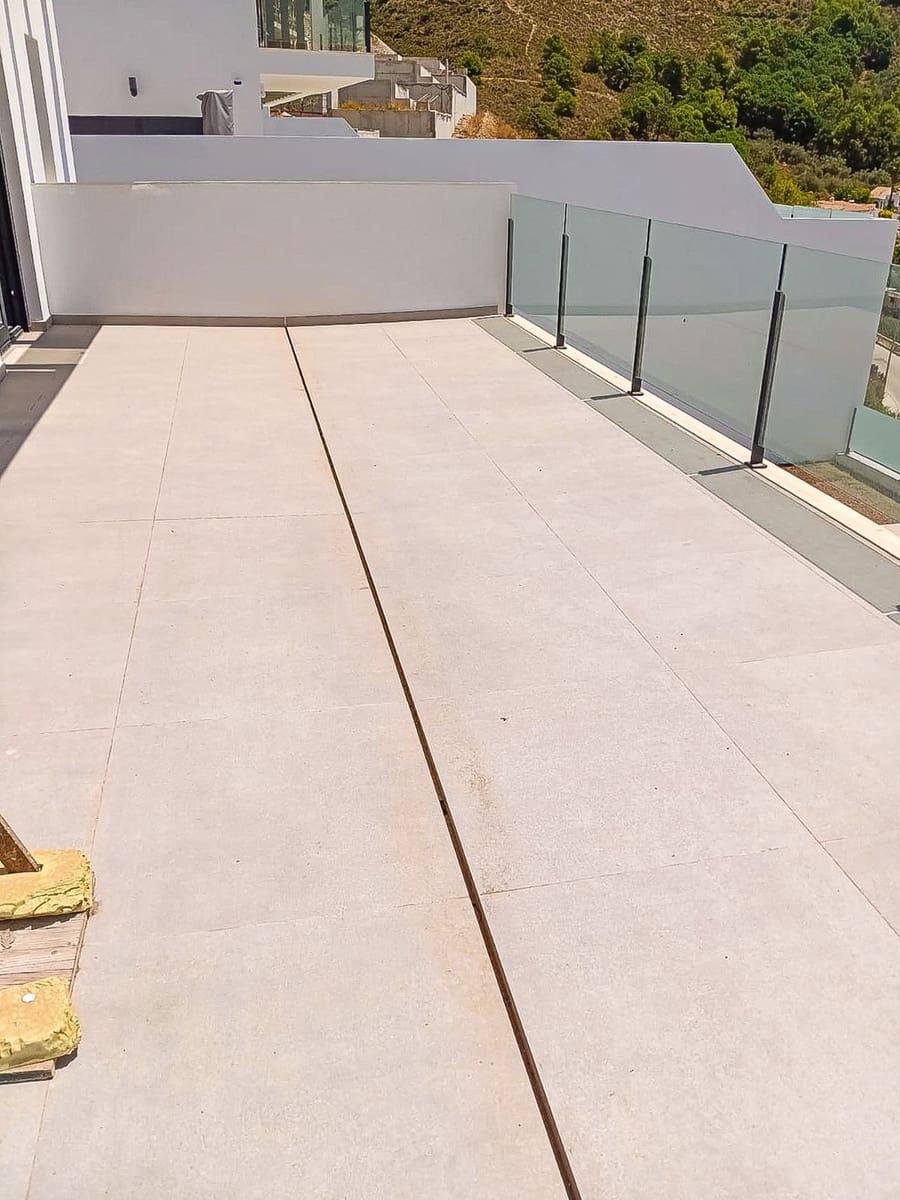 4 quarto Moradia para venda em Competa com piscina garagem - 535 000 € (Ref: 9997975)