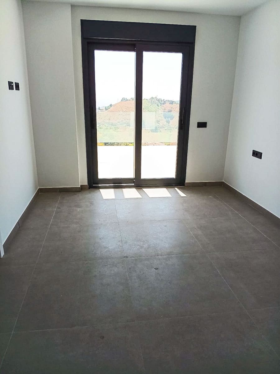 4 quarto Moradia para venda em Competa com piscina garagem - 535 000 € (Ref: 9997975)
