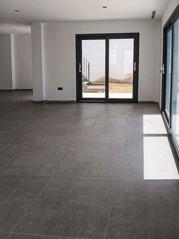 4 quarto Moradia para venda em Cómpeta com piscina garagem - 535 000 € (Ref: 9997975)