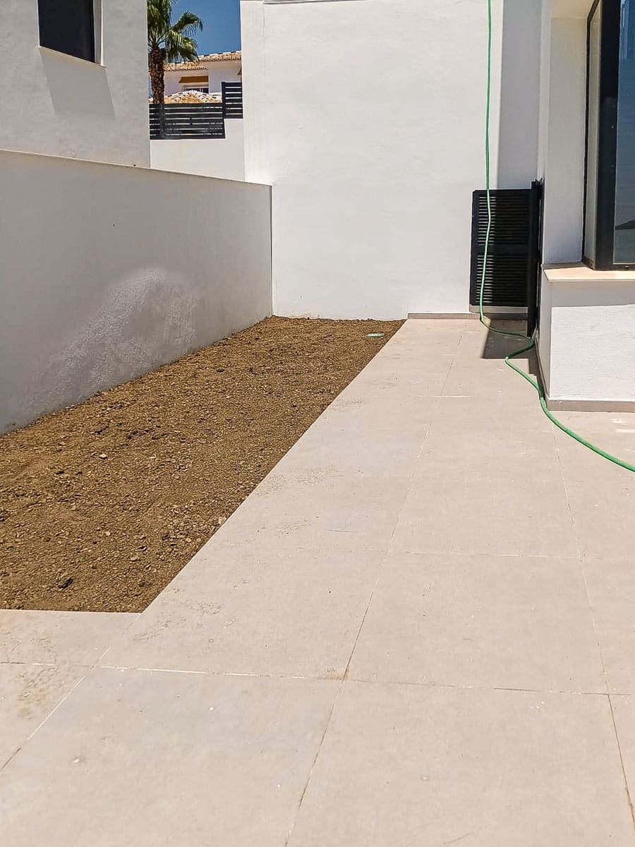 4 quarto Moradia para venda em Competa com piscina garagem - 535 000 € (Ref: 9997975)