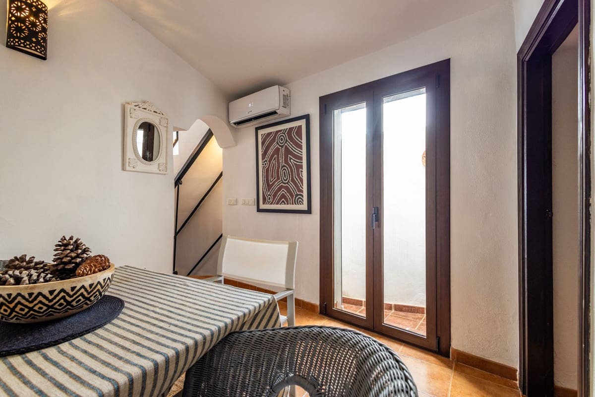 2 sypialnia Dom na sprzedaż w Canillas de Aceituno z garażem - 129 000 € (Ref: 9999392)