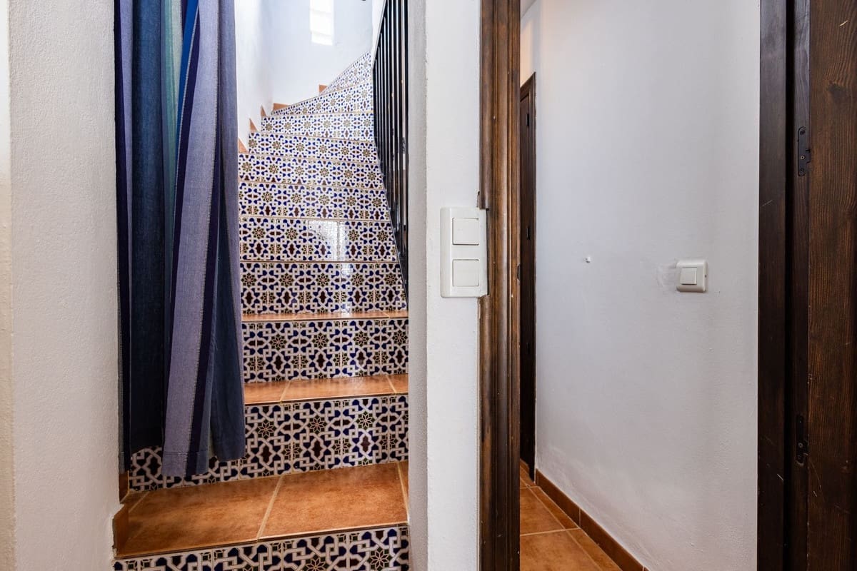 2 sypialnia Dom na sprzedaż w Canillas de Aceituno z garażem - 129 000 € (Ref: 9999392)