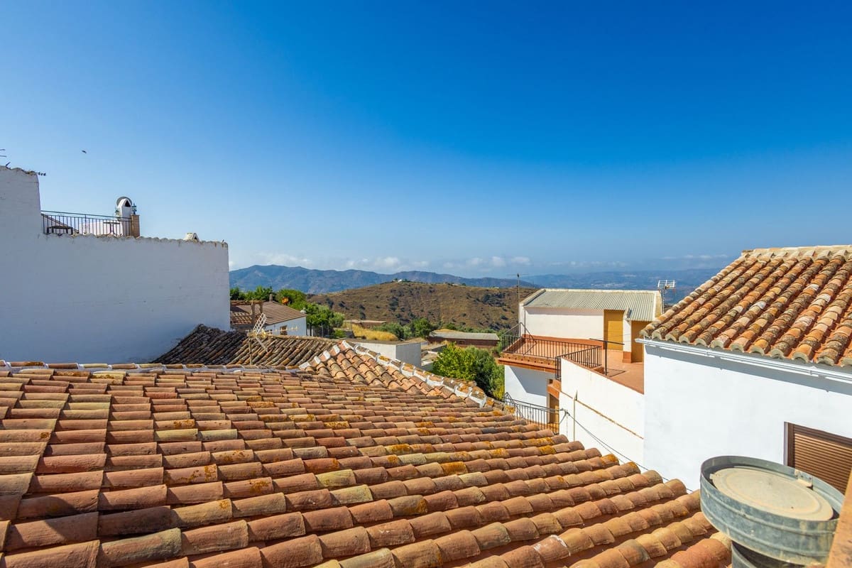 2 sypialnia Dom na sprzedaż w Canillas de Aceituno z garażem - 129 000 € (Ref: 9999392)