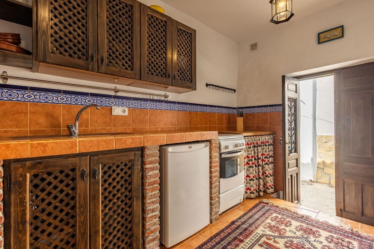 2 sypialnia Dom na sprzedaż w Canillas de Aceituno z garażem - 129 000 € (Ref: 9999392)