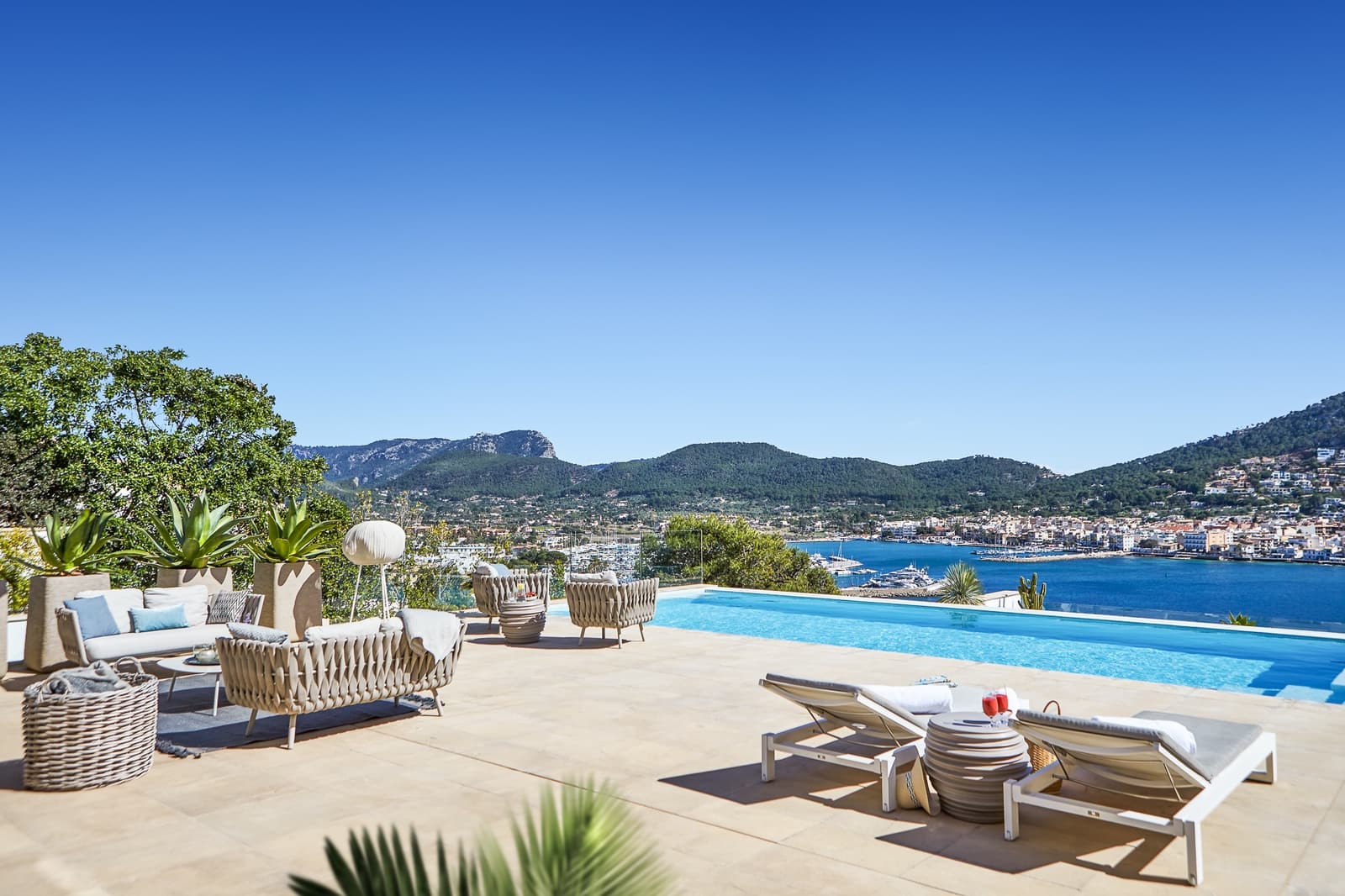 5 soveværelse Villa til salg i Puerto de Andratx med swimmingpool garage - € 16.500.000 (Ref: 9040970)