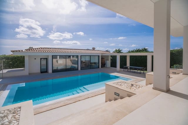 5 quarto Moradia para venda em Sa Cabaneta / La Cabaneta com piscina garagem - 4 950 000 € (Ref: 9040972)