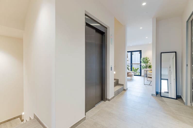 6 soveværelse Byhus til salg i Palma de Mallorca med garage - € 3.450.000 (Ref: 9041085)