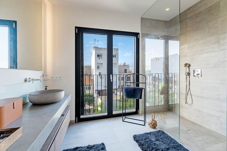 6 soveværelse Byhus til salg i Palma de Mallorca med garage - € 3.450.000 (Ref: 9041085)