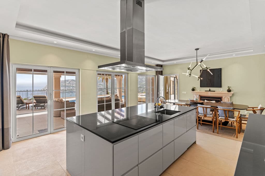 5 sovrum Villa till salu i Puerto de Andratx med pool garage - 8 900 000 € (Ref: 9041089)