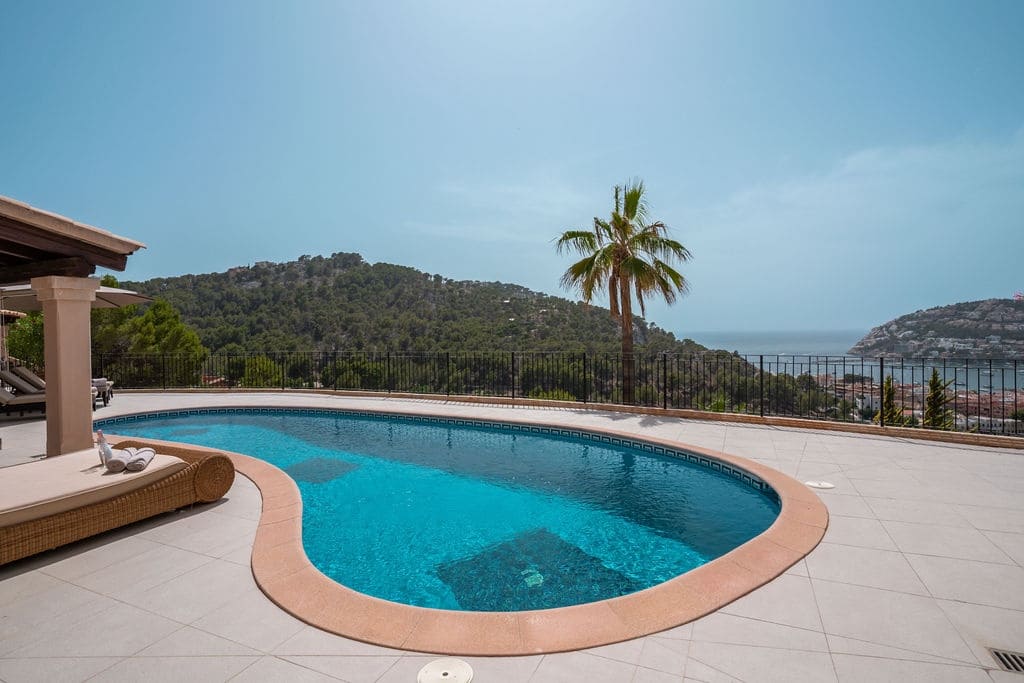5 sovrum Villa till salu i Puerto de Andratx med pool garage - 8 900 000 € (Ref: 9041089)
