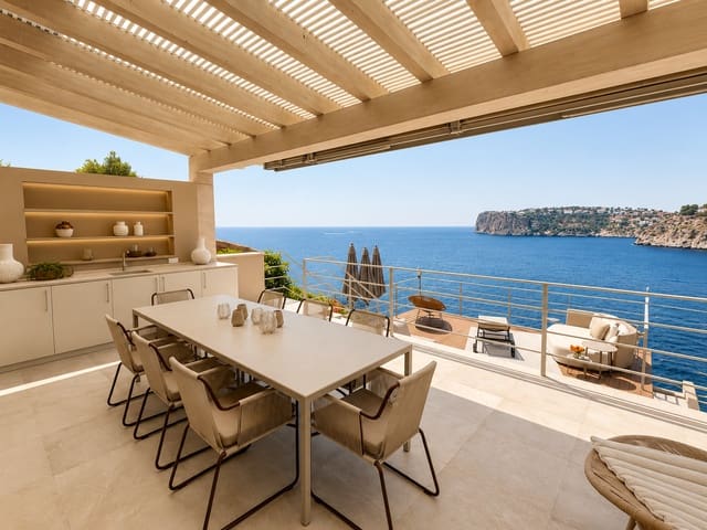 6 bedroom Villa for sale in Puerto de Andratx, Andratx with pool garage - € 15,800,000 (Ref: 9386519)