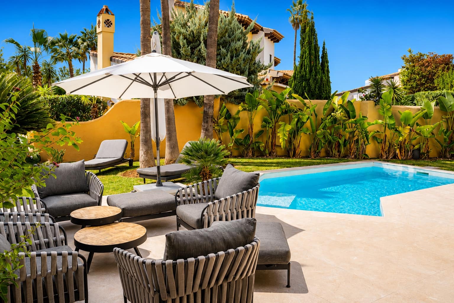 3 bedroom Villa for sale in Santa Ponsa with pool garage - € 1,890,000 (Ref: 9924892)
