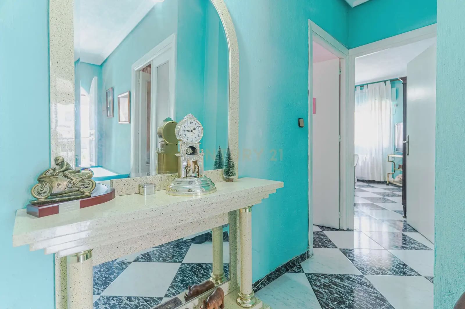 Chalet de 7 habitaciones en Jaén ciudad en venta con piscina garaje - 360.000 € (Ref: 10001172)