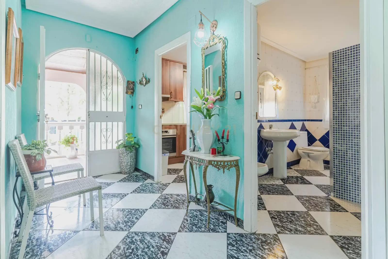 Chalet de 7 habitaciones en Jaén ciudad en venta con piscina garaje - 360.000 € (Ref: 10001172)