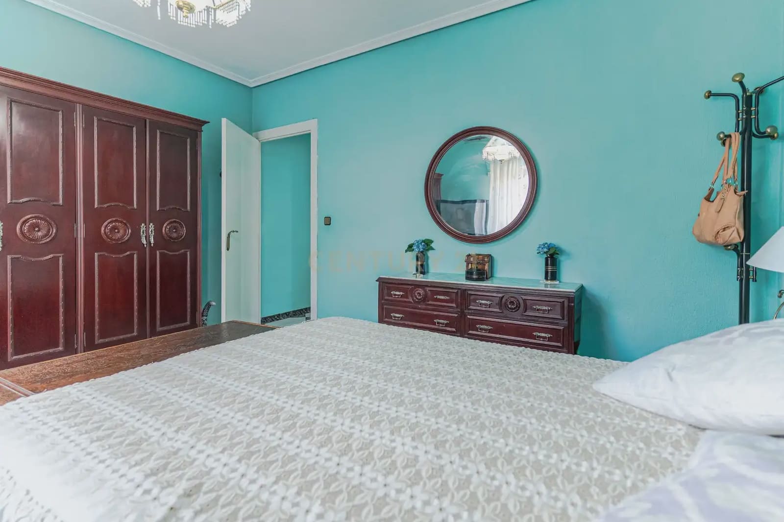 7 slaapkamer Villa te koop in Jaen stad met zwembad garage - € 360.000 (Ref: 10001172)