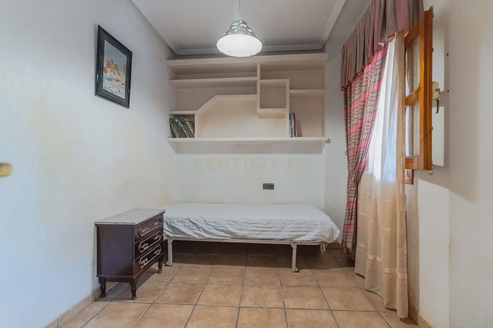 7 slaapkamer Villa te koop in Jaen stad met zwembad garage - € 360.000 (Ref: 10001172)