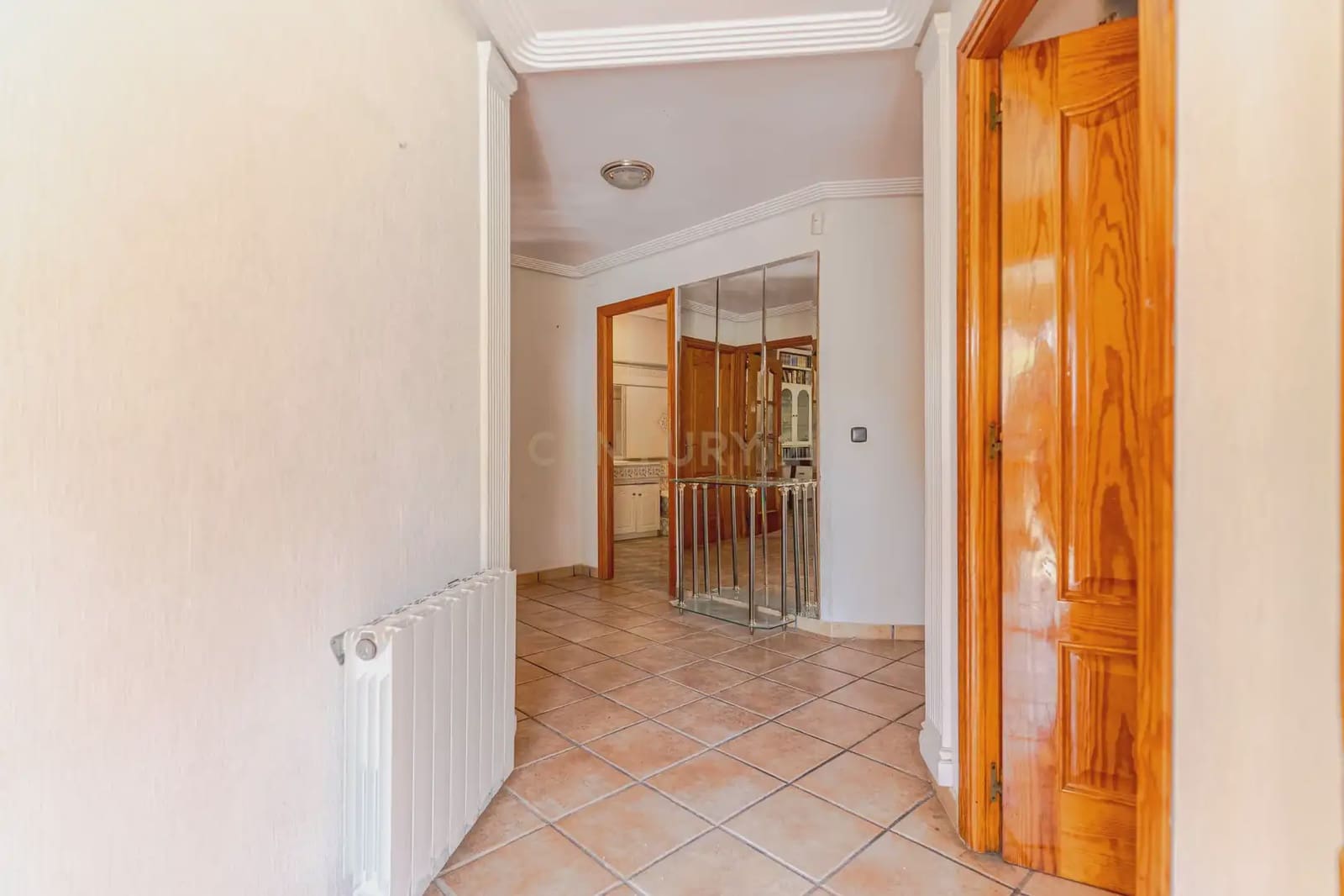 7 slaapkamer Villa te koop in Jaen stad met zwembad garage - € 360.000 (Ref: 10001172)