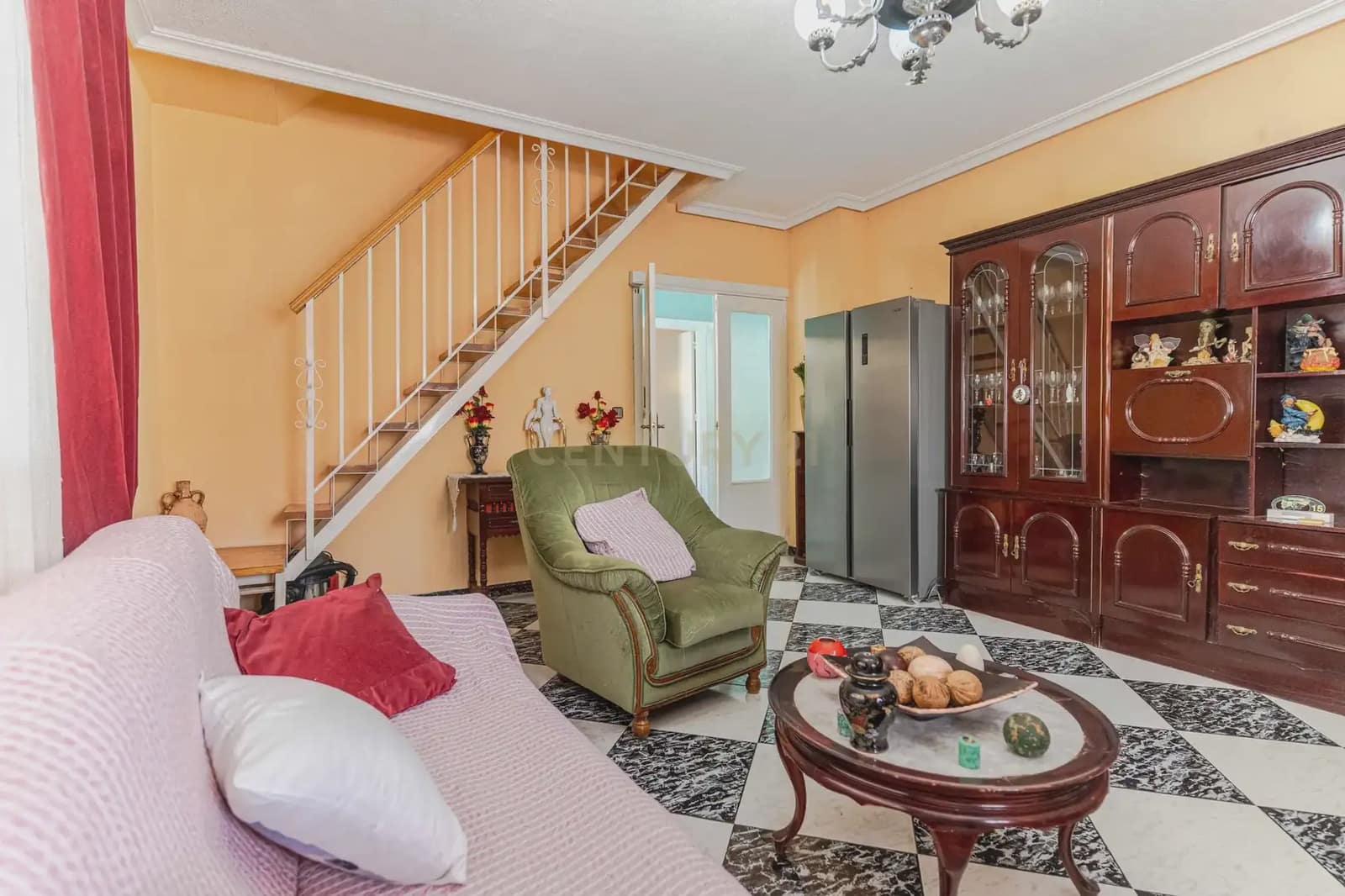 7 slaapkamer Villa te koop in Jaen stad met zwembad garage - € 360.000 (Ref: 10001172)