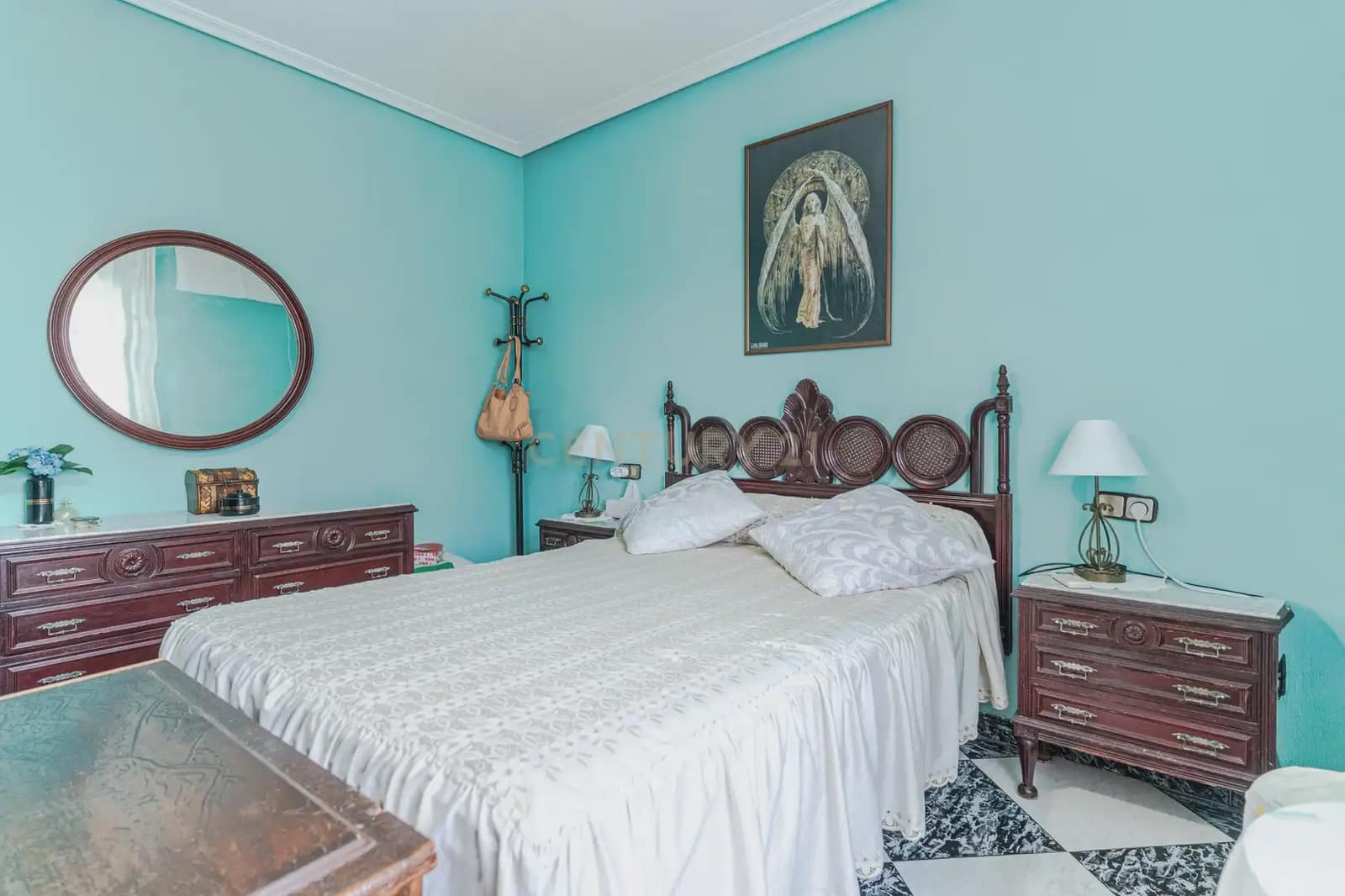 7 slaapkamer Villa te koop in Jaen stad met zwembad garage - € 360.000 (Ref: 10001172)