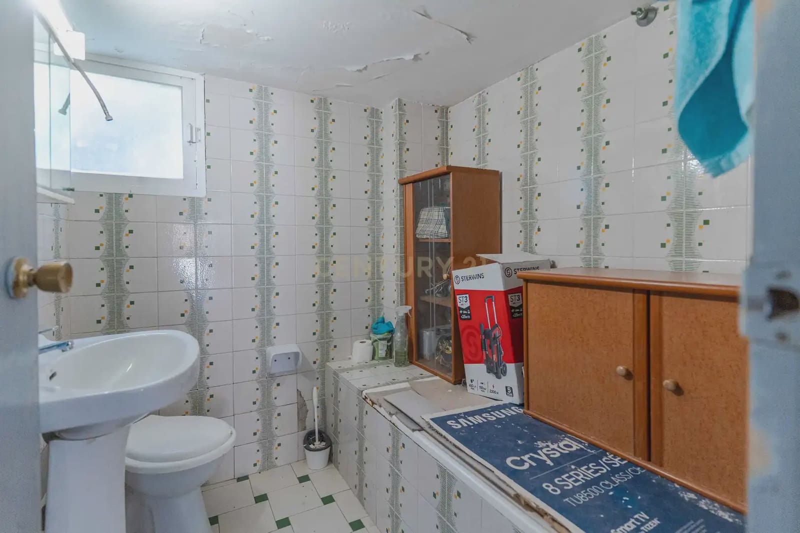 7 slaapkamer Villa te koop in Jaen stad met zwembad garage - € 360.000 (Ref: 10001172)