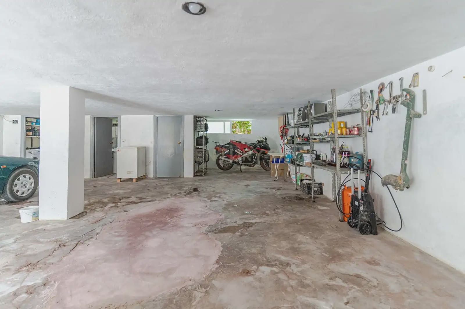 7 slaapkamer Villa te koop in Jaen stad met zwembad garage - € 360.000 (Ref: 10001172)