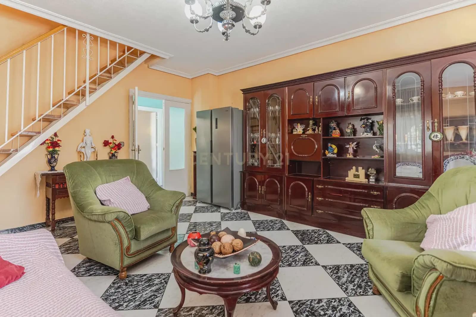7 slaapkamer Villa te koop in Jaen stad met zwembad garage - € 360.000 (Ref: 10001172)