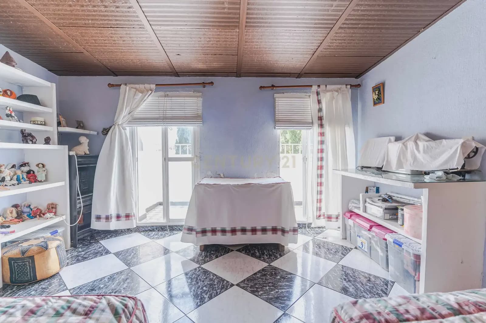 7 slaapkamer Villa te koop in Jaen stad met zwembad garage - € 360.000 (Ref: 10001172)
