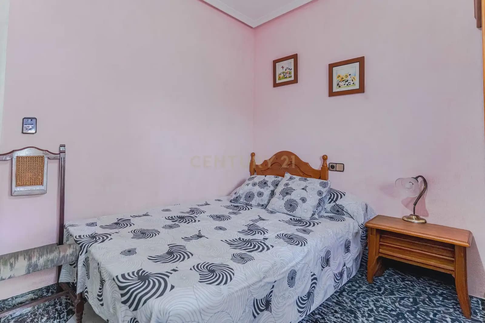 7 slaapkamer Villa te koop in Jaen stad met zwembad garage - € 360.000 (Ref: 10001172)
