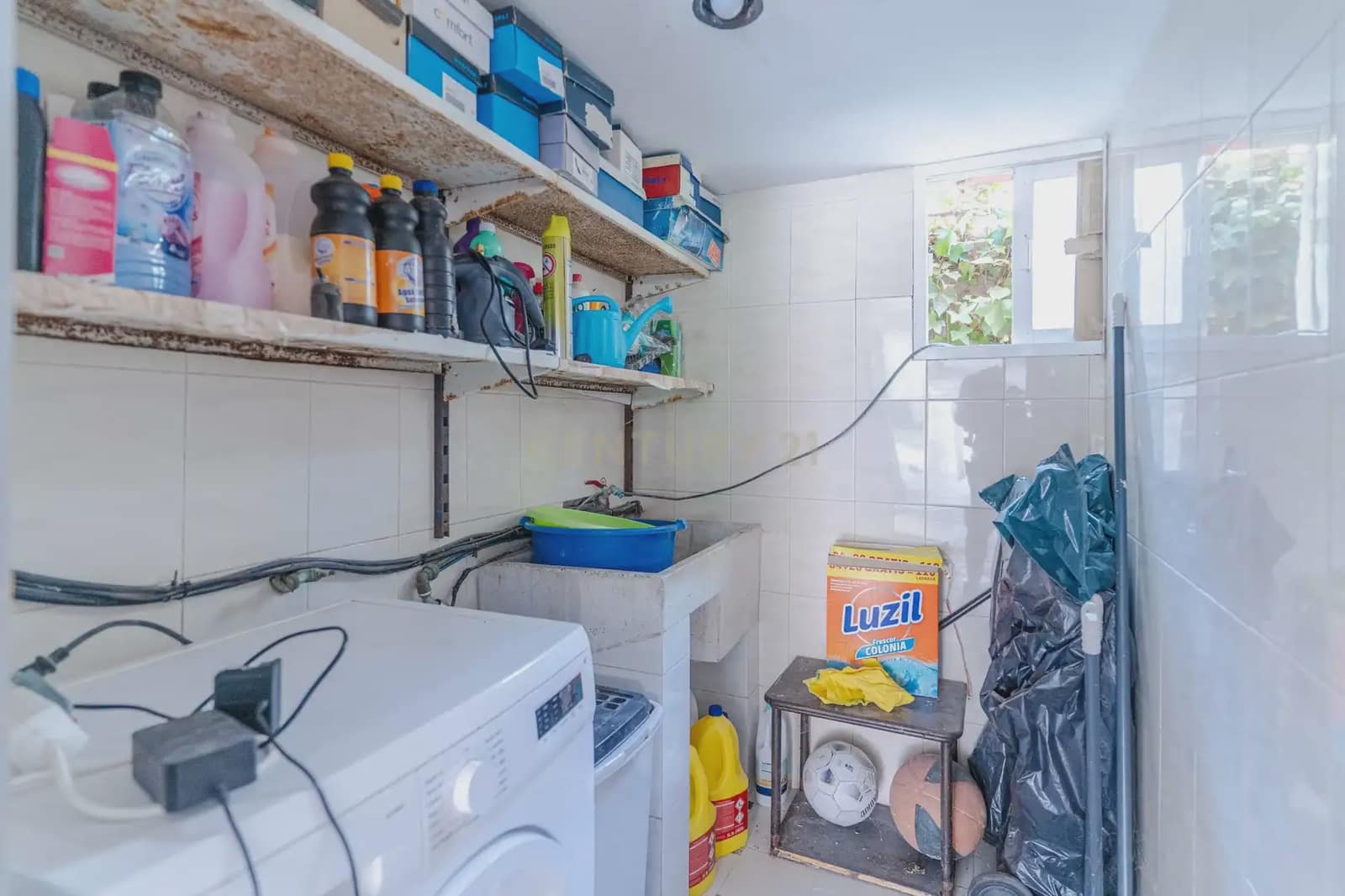 7 slaapkamer Villa te koop in Jaen stad met zwembad garage - € 360.000 (Ref: 10001172)