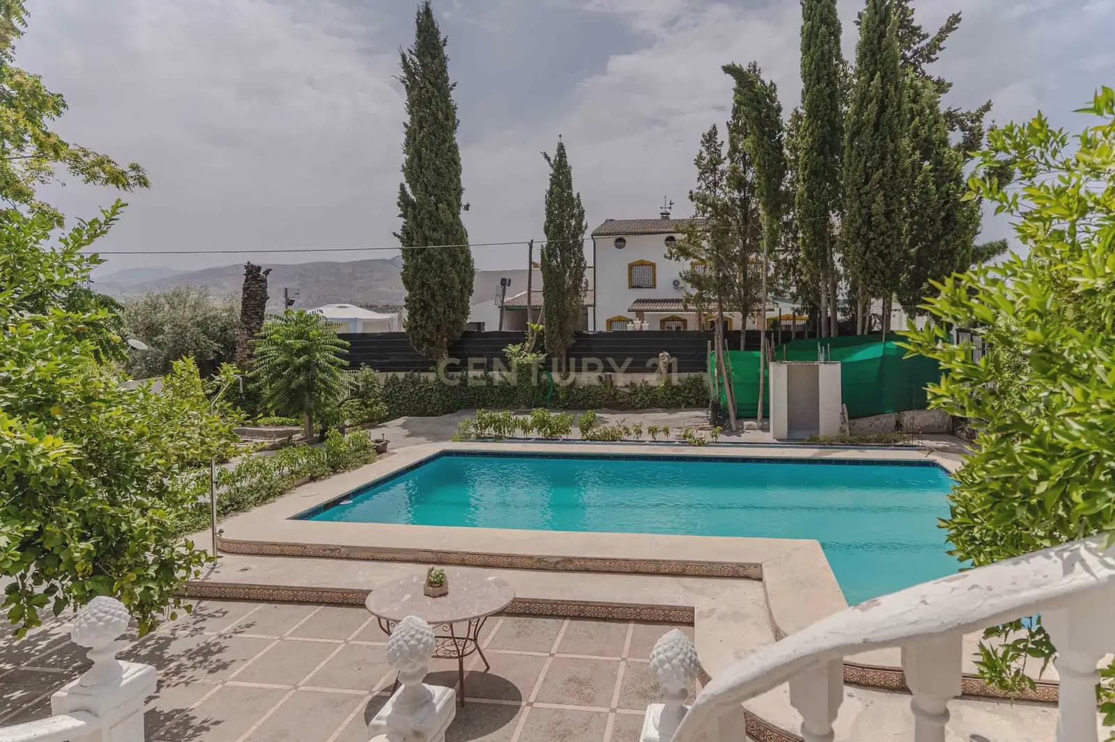 7 slaapkamer Villa te koop in Jaen stad met zwembad garage - € 360.000 (Ref: 10001172)