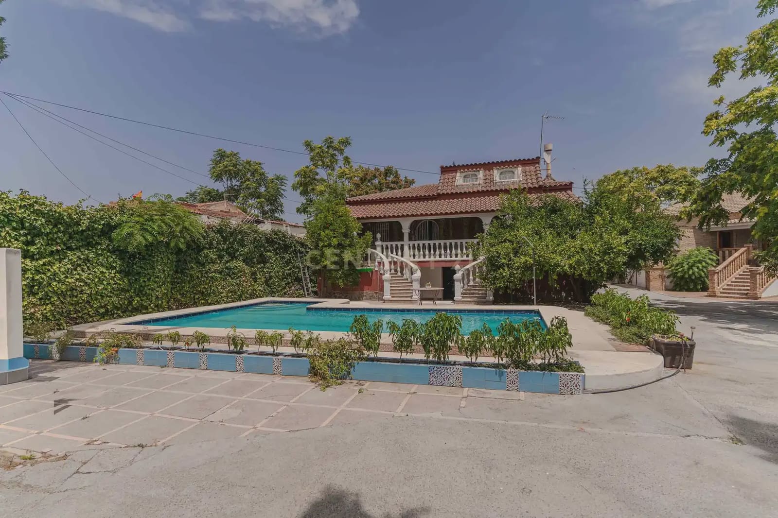 7 slaapkamer Villa te koop in Jaen stad met zwembad garage - € 360.000 (Ref: 10001172)