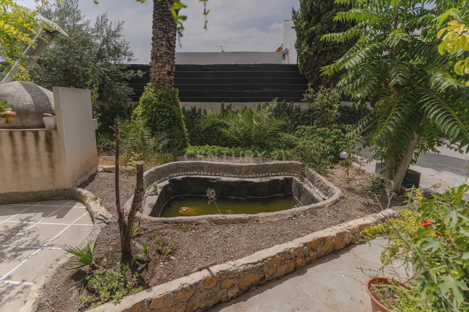 7 slaapkamer Villa te koop in Jaen stad met zwembad garage - € 360.000 (Ref: 10001172)