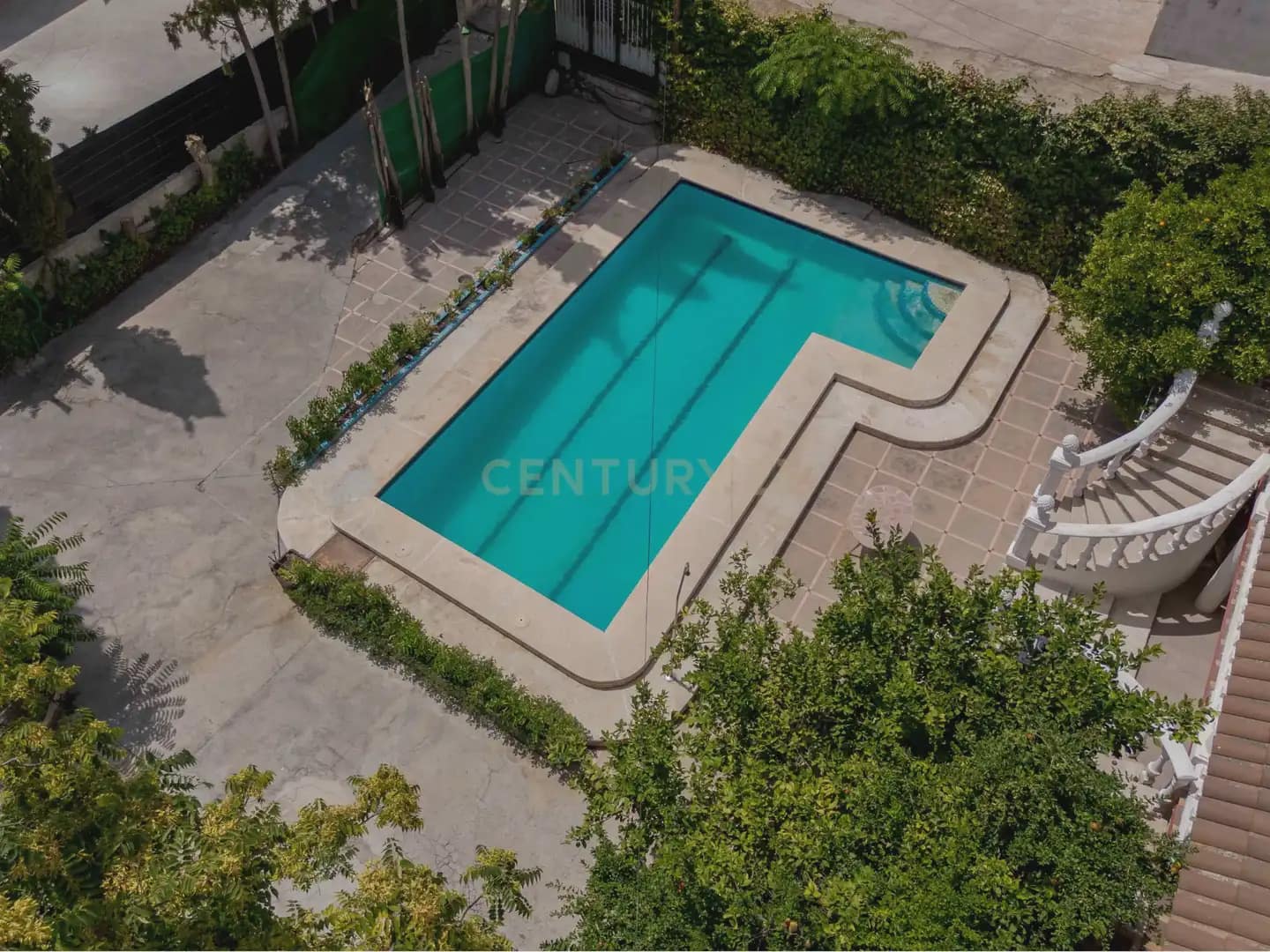 7 bedroom Villa for sale in Jaen city with pool garage - € 360,000 (Ref: 10001172)