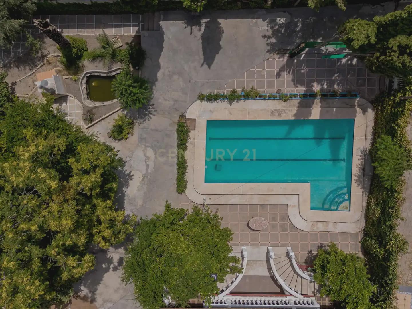 7 bedroom Villa for sale in Jaen city with pool garage - € 360,000 (Ref: 10001172)
